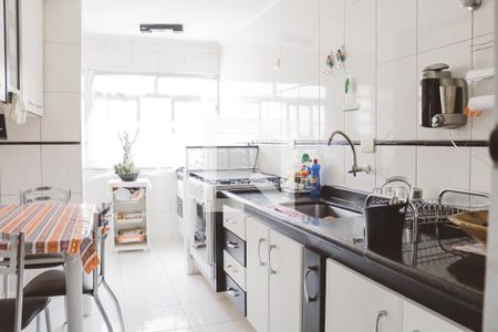 Apartamento à venda com 120m², 3 quartos e 2 vagas Apartamento à venda com 120m², 3 quartos e 2 vagasCozinha