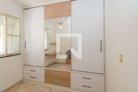 Quarto 1 - Armários de casa de condomínio para alugar com 2 quartos, 140m² em Penha, Rio de Janeiro