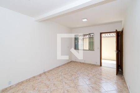 Sala de casa de condomínio para alugar com 2 quartos, 140m² em Penha, Rio de Janeiro