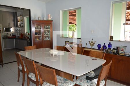 Sala de Jantar de casa para alugar com 4 quartos, 2800m² em Jardim Laguna, Contagem