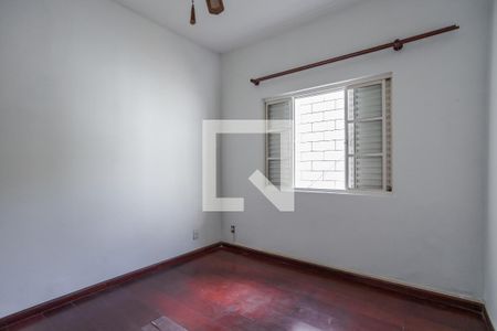 Quarto 2 de casa para alugar com 3 quartos, 100m² em São Geraldo, Porto Alegre