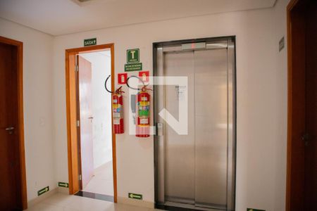 Apartamento para alugar com 77m², 2 quartos e 1 vagaÁrea comum