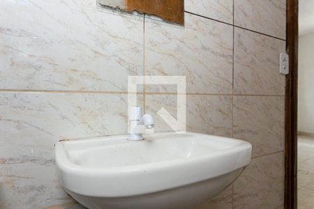 Casa para alugar com 70m², 2 quartos e sem vaga Casa para alugar com 70m², 2 quartos e sem vagaBanheiro Social