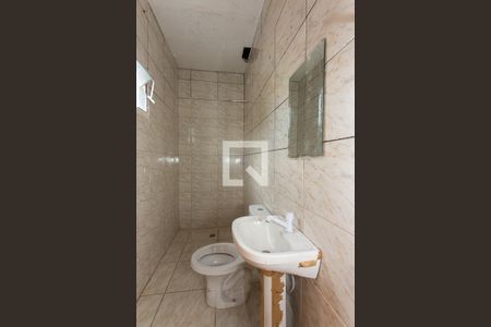 Casa para alugar com 70m², 2 quartos e sem vaga Casa para alugar com 70m², 2 quartos e sem vagaBanheiro Social