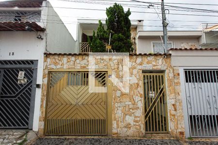 Casa à venda com 219m², 3 quartos e 3 vagasFachada