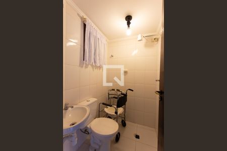 Casa à venda com 219m², 3 quartos e 3 vagasLavabo da Garagem