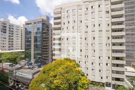 Sala, vista  de apartamento à venda com 4 quartos, 123m² em Itaim Bibi, São Paulo