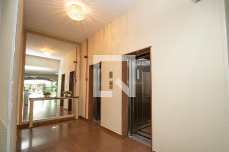 Apartamento à venda com 123m², 4 quartos e 1 vaga Apartamento à venda com 123m², 4 quartos e 1 vagaÁrea comum - Térreo, hall do elevador