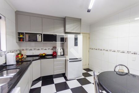 Casa à venda com 240m², 3 quartos e 2 vagas Casa à venda com 240m², 3 quartos e 2 vagasCozinha