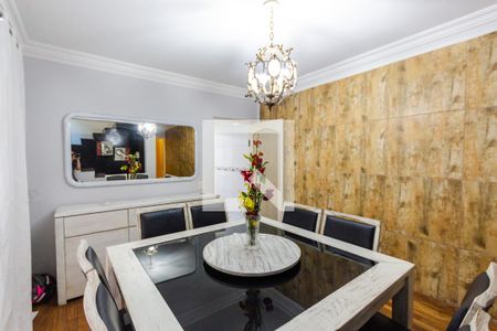 Casa à venda com 240m², 3 quartos e 2 vagas Casa à venda com 240m², 3 quartos e 2 vagasSala de Jantar