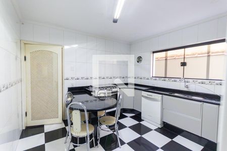 Casa à venda com 240m², 3 quartos e 2 vagas Casa à venda com 240m², 3 quartos e 2 vagasCozinha