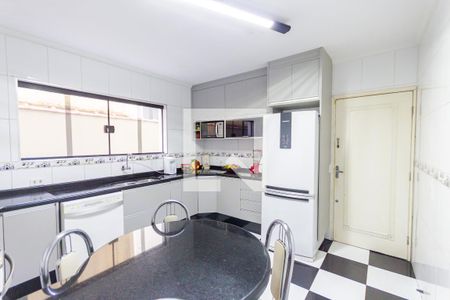 Casa à venda com 240m², 3 quartos e 2 vagas Casa à venda com 240m², 3 quartos e 2 vagasCozinha