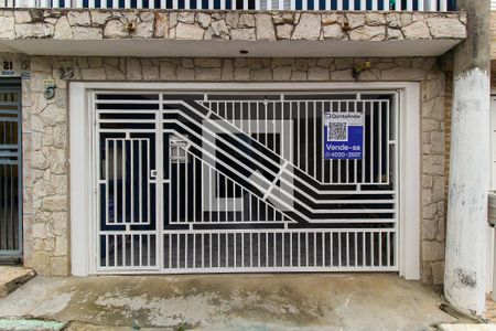 Casa à venda com 130m², 4 quartos e 2 vagasFachada