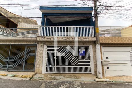 Casa à venda com 130m², 4 quartos e 2 vagasFachada