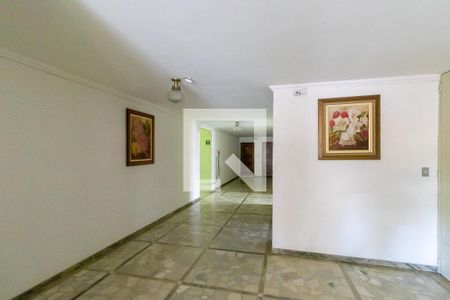 Apartamento à venda com 105m², 2 quartos e 1 vaga Apartamento à venda com 105m², 2 quartos e 1 vagaÁrea comum - Hall social