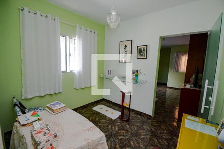 Casa à venda com 165m², 3 quartos e 2 vagas Casa à venda com 165m², 3 quartos e 2 vagasQuarto 2