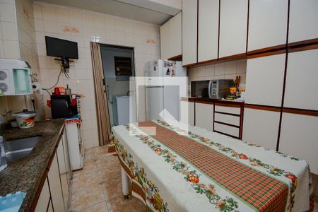 Casa à venda com 165m², 3 quartos e 2 vagas Casa à venda com 165m², 3 quartos e 2 vagasCozinha