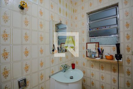 Casa à venda com 165m², 3 quartos e 2 vagas Casa à venda com 165m², 3 quartos e 2 vagasBanheiro - quarto de serviço