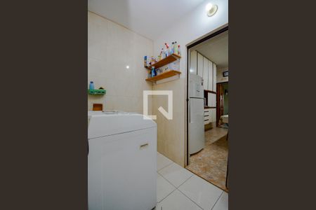 Casa à venda com 165m², 3 quartos e 2 vagas Casa à venda com 165m², 3 quartos e 2 vagasLavanderia