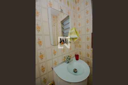 Casa à venda com 165m², 3 quartos e 2 vagas Casa à venda com 165m², 3 quartos e 2 vagasBanheiro - quarto de serviço