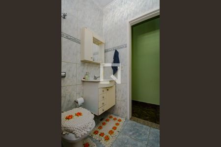 Casa à venda com 165m², 3 quartos e 2 vagas Casa à venda com 165m², 3 quartos e 2 vagasBanheiro