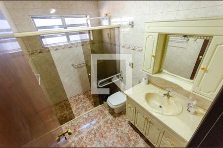 Casa à venda com 130m², 4 quartos e 3 vagasBanheiro 1