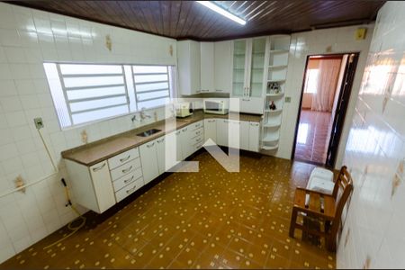 Casa à venda com 130m², 4 quartos e 3 vagasCozinha