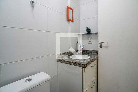 Banheiro Social de casa de condomínio à venda com 2 quartos, 140m² em Engenho do Mato, Niterói