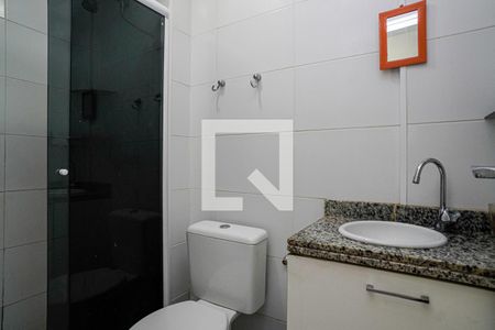 Banheiro Social de casa de condomínio à venda com 2 quartos, 140m² em Engenho do Mato, Niterói