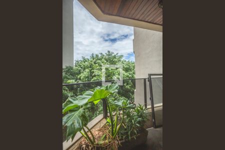 Apartamento à venda com 97m², 4 quartos e 2 vagasVaranda