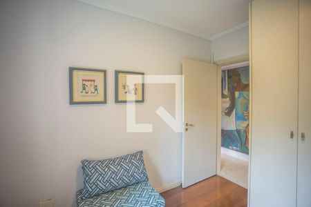 Apartamento à venda com 97m², 4 quartos e 2 vagasQuarto 2