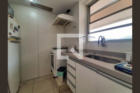 Cozinha de apartamento para alugar com 1 quarto, 72m² em Barra da Tijuca, Rio de Janeiro