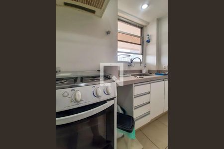 Cozinha de apartamento para alugar com 1 quarto, 72m² em Barra da Tijuca, Rio de Janeiro