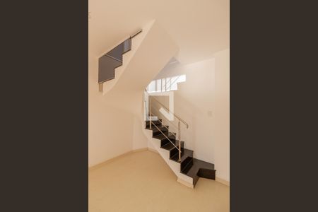 Apartamento à venda com 356m², 4 quartos e 2 vagasEscada