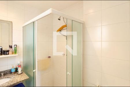 Apartamento à venda com 66m², 2 quartos e 2 vagasBanheiro da Suíte