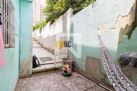 Casa de condomínio à venda com 70m², 2 quartos e 1 vagaQuintal