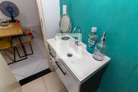 Casa de condomínio à venda com 70m², 2 quartos e 1 vagaLavabo