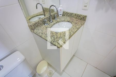 Apartamento à venda com 65m², 2 quartos e 2 vagasBanheiro social 2