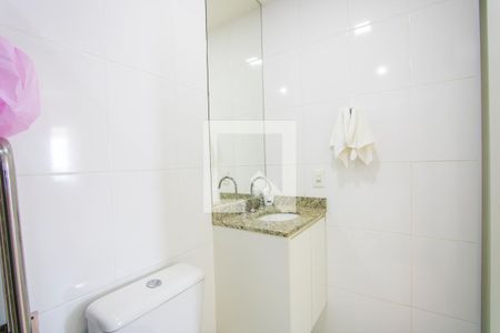 Apartamento à venda com 65m², 2 quartos e 2 vagasBanheiro social 2