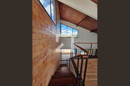 Casa à venda com 548m², 5 quartos e 4 vagasEscada