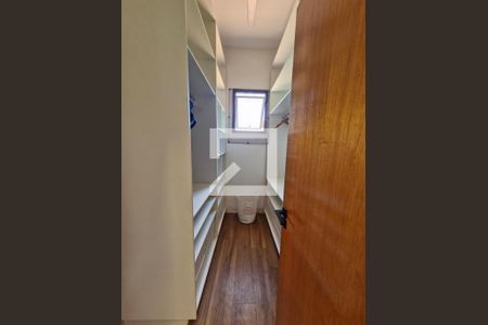 Casa à venda com 548m², 5 quartos e 4 vagasClosed quarto 2