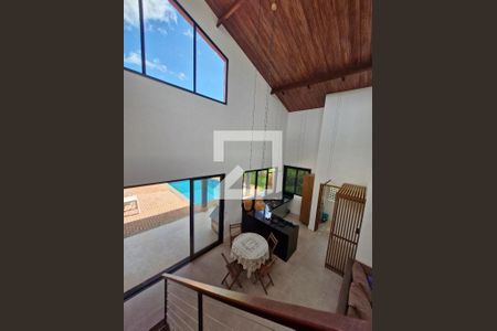 Casa à venda com 548m², 5 quartos e 4 vagasVista da escada do mesanino