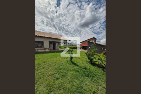 Casa à venda com 548m², 5 quartos e 4 vagasCasa dos fundos