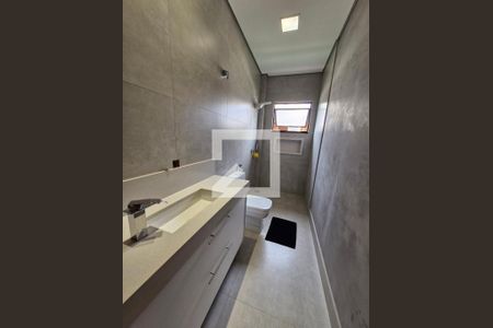 Casa à venda com 548m², 5 quartos e 4 vagasBanheiro do Quarto 1