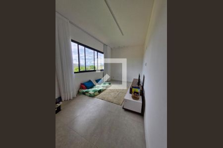 Casa à venda com 548m², 5 quartos e 4 vagasSala de TV