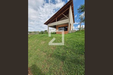 Casa à venda com 548m², 5 quartos e 4 vagasCasa dos fundos