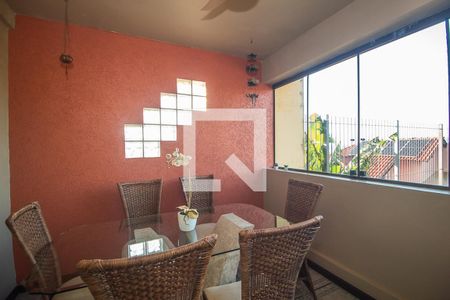 Casa à venda com 300m², 4 quartos e 2 vagasÁrea comum - Churrasqueira