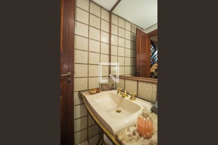 Casa à venda com 300m², 4 quartos e 2 vagasBanheiro 