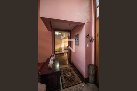 Casa à venda com 300m², 4 quartos e 2 vagasCorredor