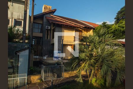 Casa à venda com 300m², 4 quartos e 2 vagasFachada